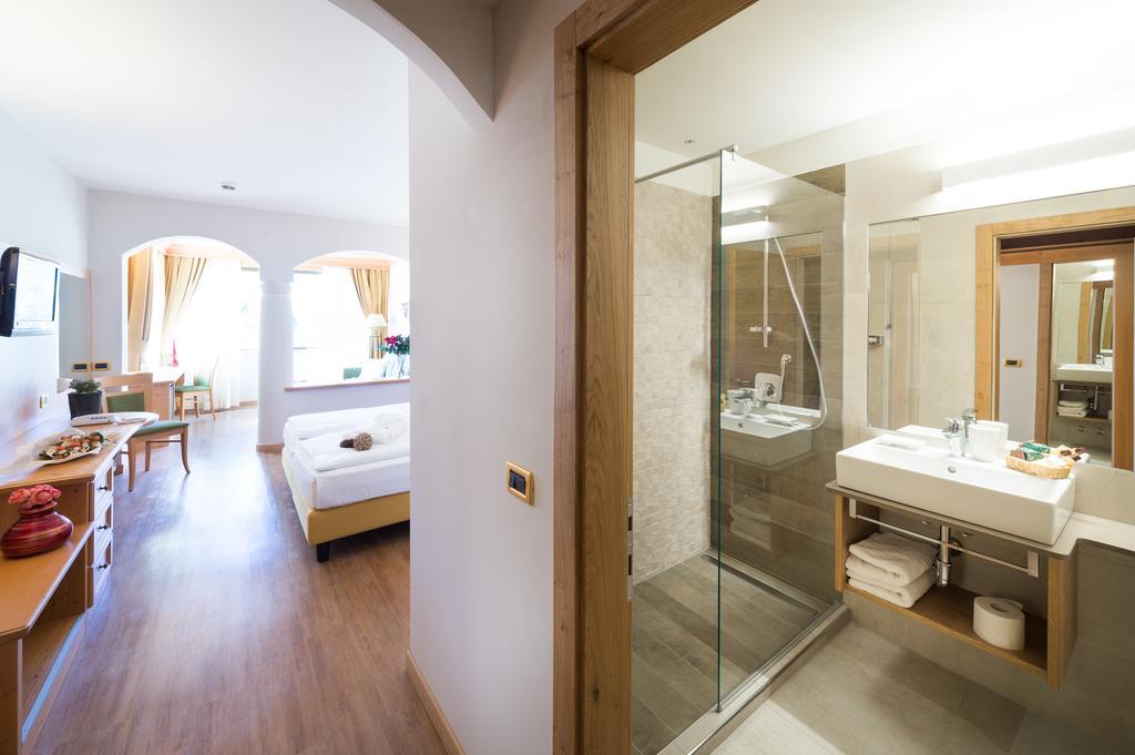 Hotel Ambassador Levico Terme Εξωτερικό φωτογραφία